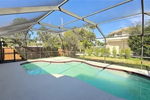 2001 St George Dr, Bradenton, FL 34208 - Photo 28