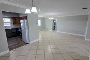 2001 St George Dr, Bradenton, FL 34208 - Photo 4