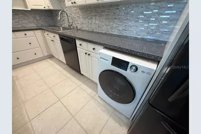 5800 Hollywood Boulevard #327, Sarasota, FL 34231 - Photo 8