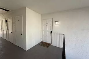 5800 Hollywood Blvd, Sarasota, FL 34231 - Photo 2