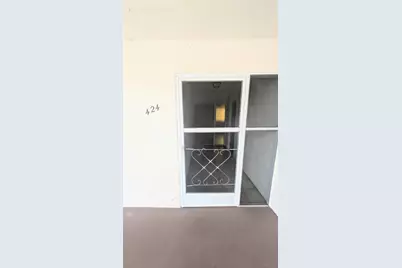 360 Base Avenue E #424, Venice, FL 34285 - Photo 2