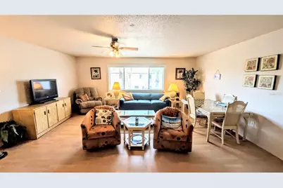 360 Base Avenue E #424, Venice, FL 34285 - Photo 4