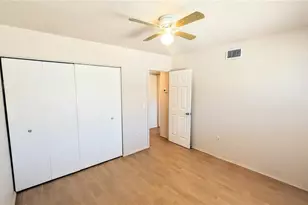 360 Base Ave E, Venice, FL 34285 - Photo 12