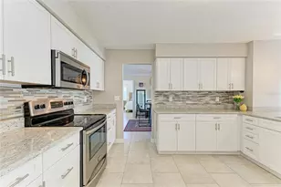 2360 Arborfield Ln, Sarasota, FL 34235 - Photo 14