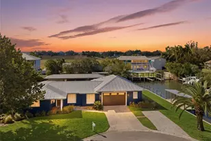 4517 Pinfish Ln, Palmetto, FL 34221 - Photo 1