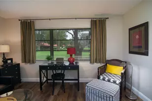 5635 Golf Pointe Dr, Sarasota, FL 34243 - Photo 12