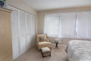 5635 Golf Pointe Dr, Sarasota, FL 34243 - Photo 16