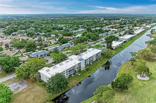 7461 W Country Club Dr N, Sarasota, FL 34243 - Photo 40