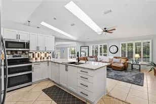 2262 Lakewood Ln, Nokomis, FL 34275 - Photo 10