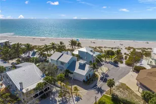 105 49th St, Holmes Beach, FL 34217 - Photo 4