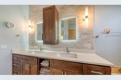 5566 Magnolia Tree Terrace, Sarasota, FL 34233 - Photo 30