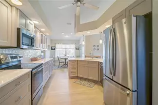 426 Bermuda Isles Cir, Venice, FL 34292 - Photo 14