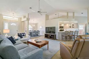 426 Bermuda Isles Cir, Venice, FL 34292 - Photo 6