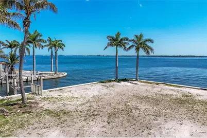 407 20th Place, Bradenton Beach, FL 34217 - Photo 1
