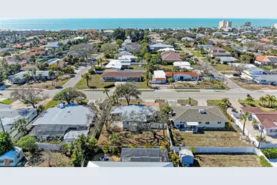 817 Harbor Drive S, Venice, FL 34285 - Photo 2