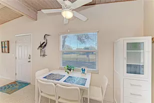 817 Harbor Dr S, Venice, FL 34285 - Photo 4