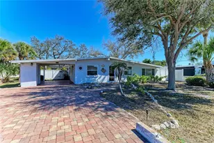 817 Harbor Dr S, Venice, FL 34285 - Photo 1