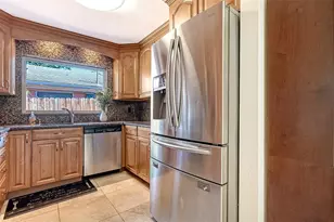 4360 Swift Rd, Sarasota, FL 34231 - Photo 10