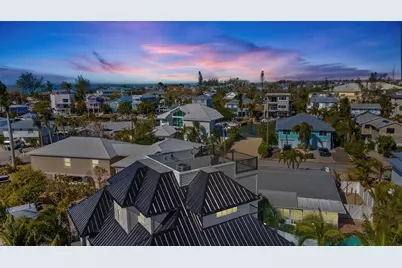 243 S Harbor Drive, Holmes Beach, FL 34217 - Photo 6