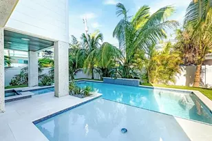 2403 Avenue C, Bradenton Beach, FL 34217 - Photo 38