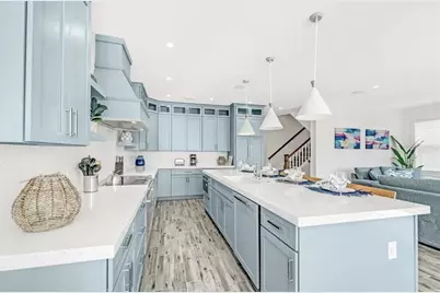 2403 Avenue C, Bradenton Beach, FL 34217 - Photo 10