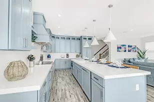 2403 Avenue C, Bradenton Beach, FL 34217 - Photo 10