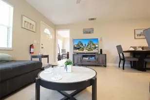 306 Bailey Ln, Sarasota, FL 34237 - Photo 4