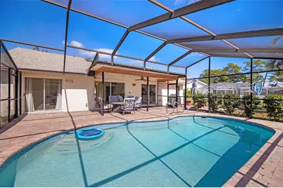 7135 Queen Palm Circle, Sarasota, FL 34243 - Photo 12