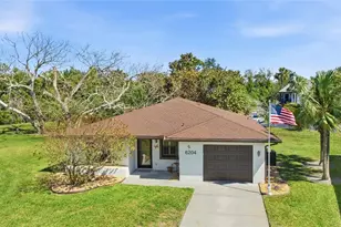 6204 Heritage Ln, Bradenton, FL 34209 - Photo 1