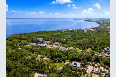 691 Gulf Bay Road, Longboat Key, FL 34228 - Photo 2