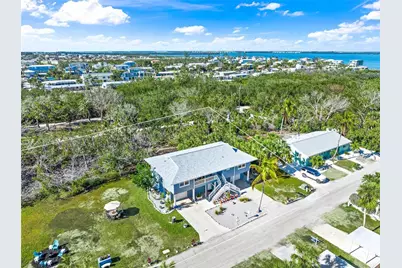 691 Gulf Bay Road, Longboat Key, FL 34228 - Photo 4