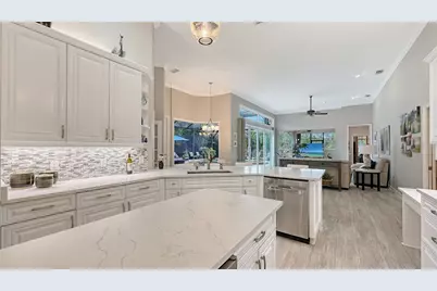 7310 Chatsworth Court, University Park, FL 34201 - Photo 16