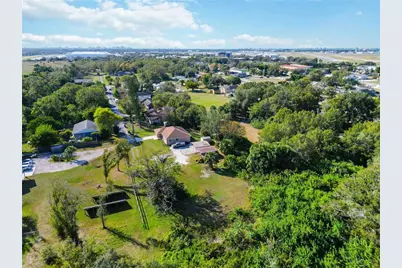 7560 19th Street E, Sarasota, FL 34243 - Photo 4