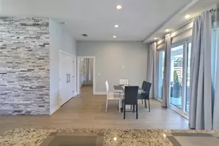 4630 Classique Dr, Sarasota, FL 34243 - Photo 4