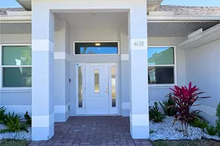 4630 Classique Dr, Sarasota, FL 34243 - Photo 2