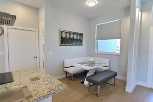 4630 Classique Dr, Sarasota, FL 34243 - Photo 6