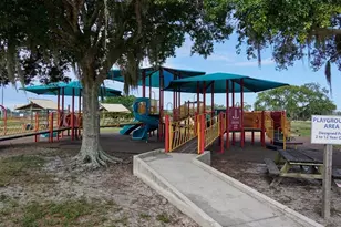 7919 Limestone Ln, Sarasota, FL 34233 - Photo 52