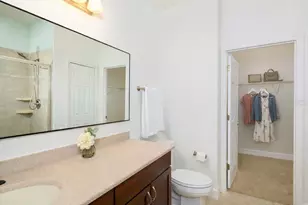 7919 Limestone Ln, Sarasota, FL 34233 - Photo 20