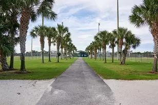 7919 Limestone Ln, Sarasota, FL 34233 - Photo 34