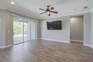 7431 Aguila Dr, Sarasota, FL 34240 - Photo 10