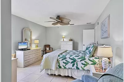 5603 Creekwood Drive, Sarasota, FL 34233 - Photo 18