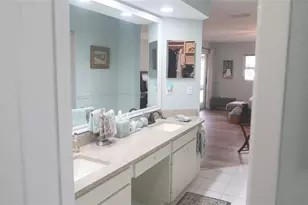 5223 Villa Majorca Ct, Sarasota, FL 34235 - Photo 18