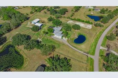 7610 Saddle Creek Trail, Sarasota, FL 34241 - Photo 4