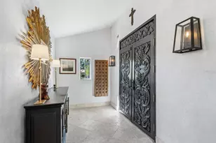 319 Bird Key Dr, Sarasota, FL 34236 - Photo 8