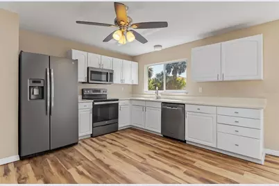 18019 Avonsdale Circle, Port Charlotte, FL 33948 - Photo 8