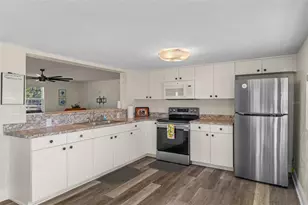 7272 Westwind St, Weeki Wachee, FL 34607 - Photo 16