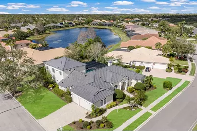 8009 Royal Birkdale Circle, Lakewood Ranch, FL 34202 - Photo 4