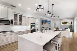8009 Royal Birkdale Cir, Lakewood Ranch, FL 34202 - Photo 18
