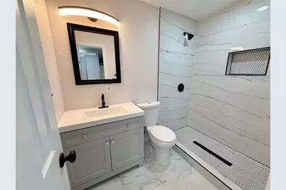 715 65th Avenue Drive W, Bradenton, FL 34207 - Photo 8