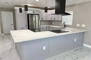 715 65th Ave Dr W, Bradenton, FL 34207 - Photo 4